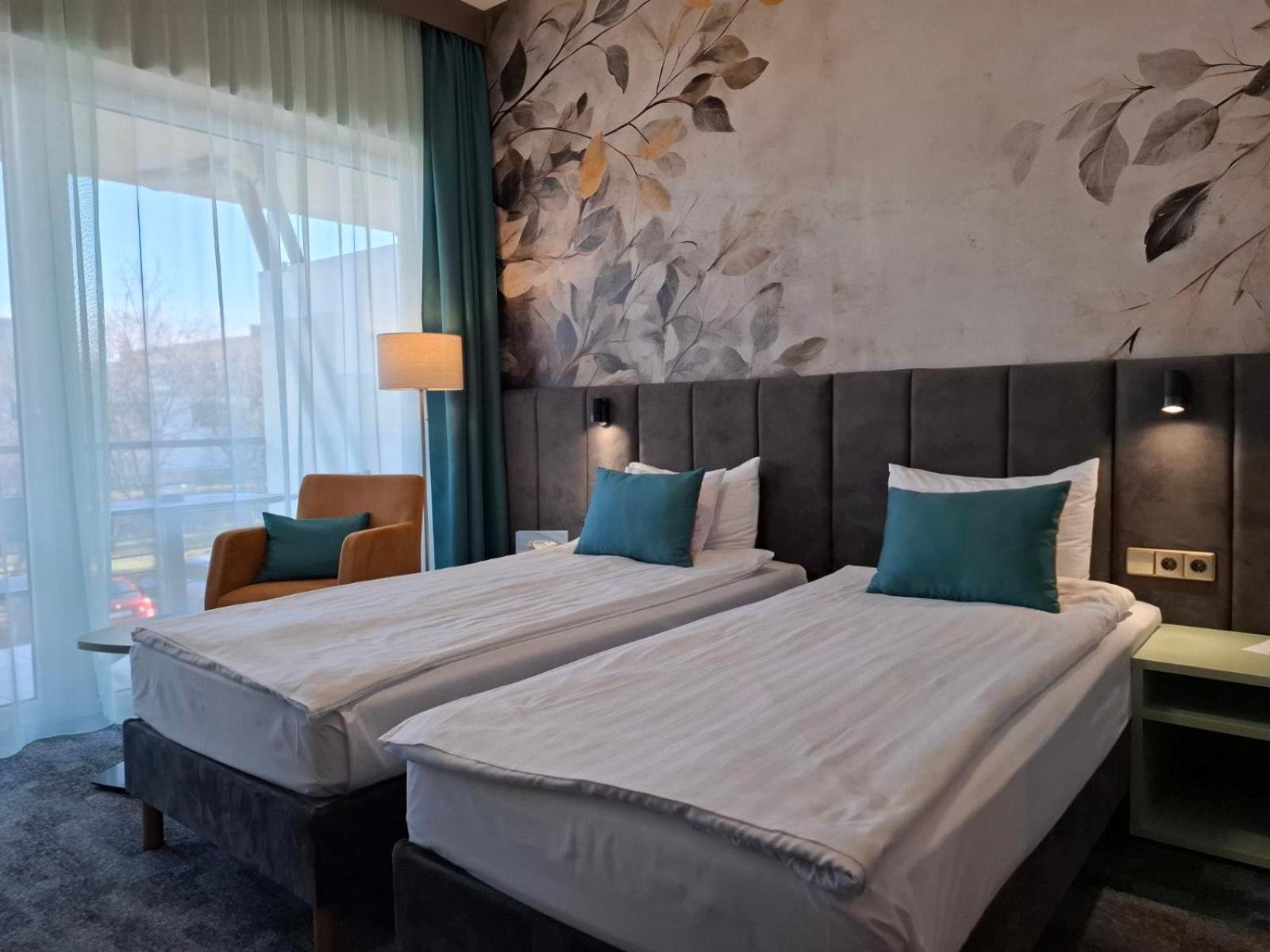 Szepia Bio And Art Hotel Zsambek Exterior photo